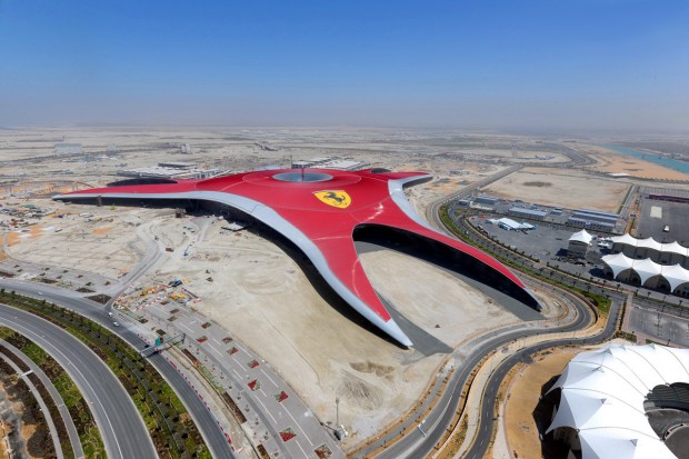 Ferrari World Abu Dhabi, cerca de la inauguración